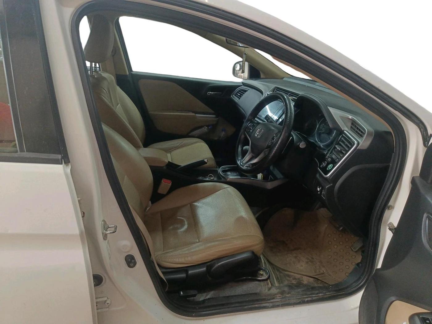 2015 Honda City 1.5L I-VTEC VX CVT, CNG, Automatic, 1,10,405 km, interior