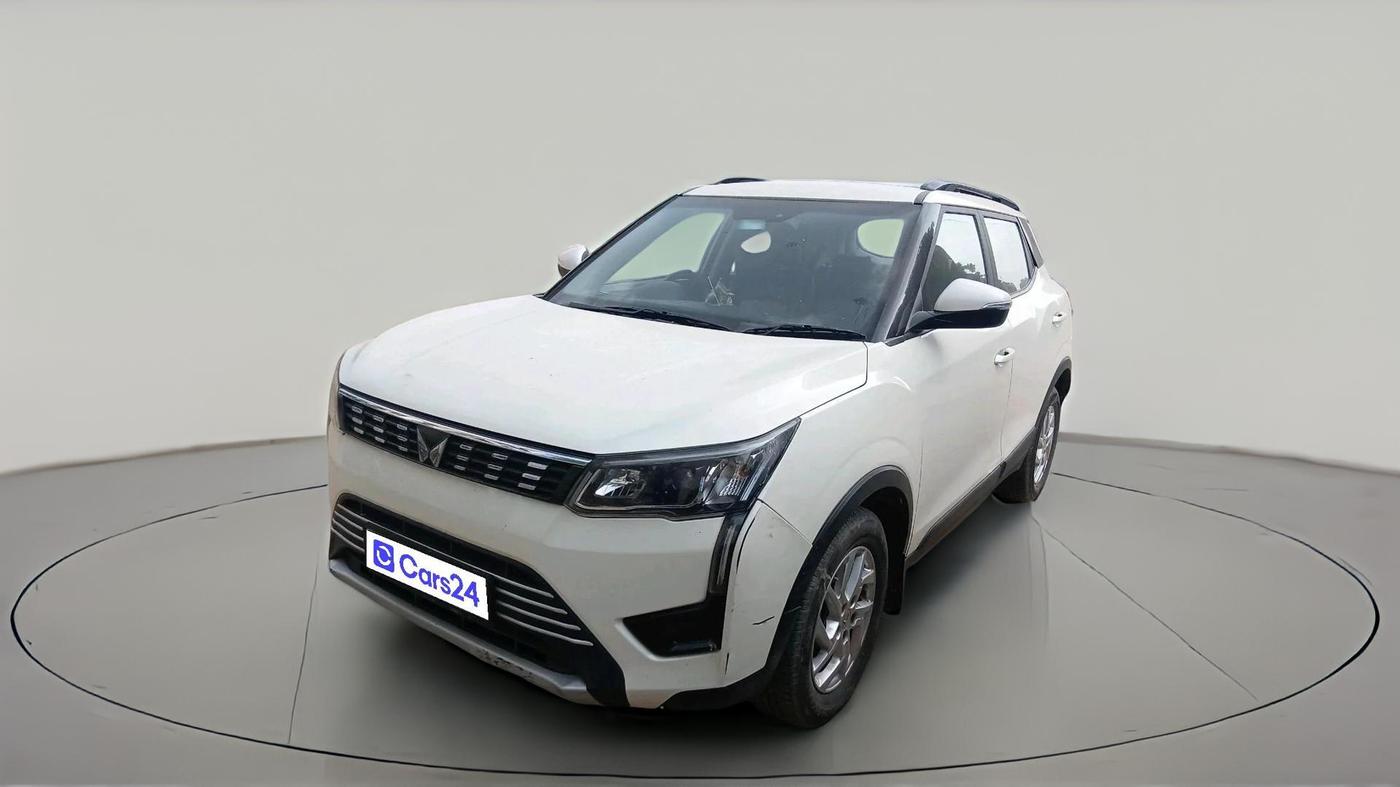 2023 Mahindra XUV300 W8 1.5 DIESEL, Diesel, Manual, 45,072 km, exterior