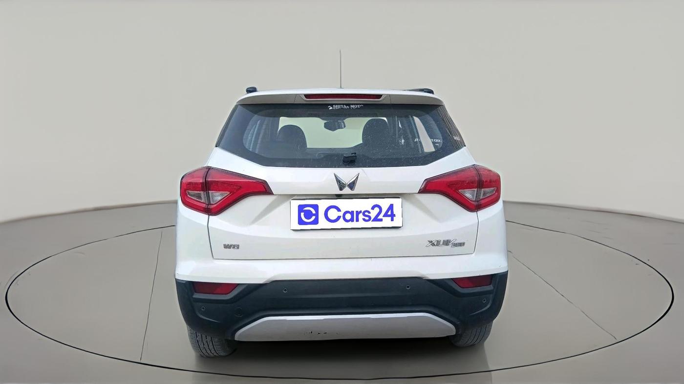 2023 Mahindra XUV300 W8 1.5 DIESEL, Diesel, Manual, 45,072 km, exterior