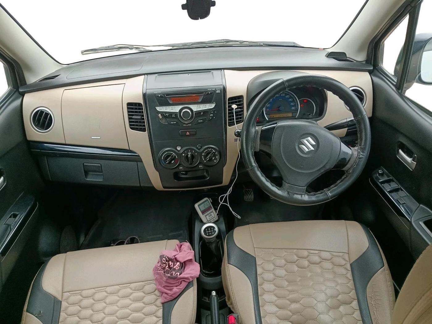 2017 Maruti Wagon R 1.0 VXI, CNG, Manual, 2,15,231 km, interior