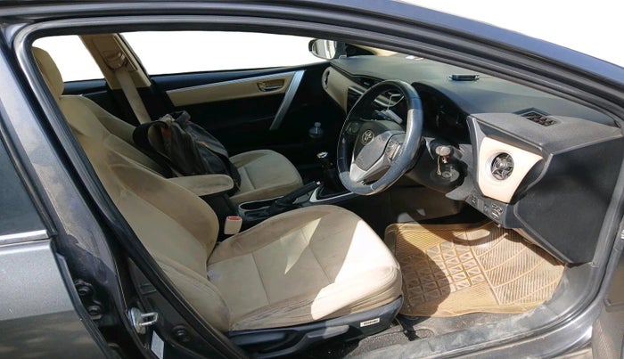 2017 Toyota Corolla Altis G PETROL, Petrol, Manual, 1,18,956 km, interior