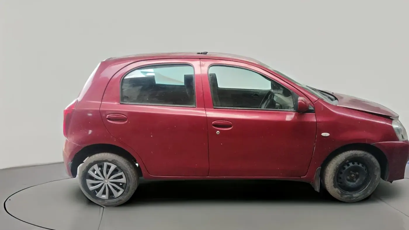 2013 Toyota Etios Liva GD, Diesel, Manual, 2,11,089 km, exterior