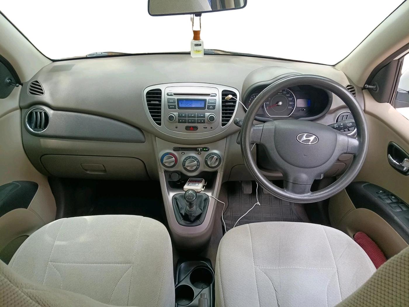 2013 Hyundai i10 MAGNA 1.1, Petrol, Manual, 90,960 km, interior