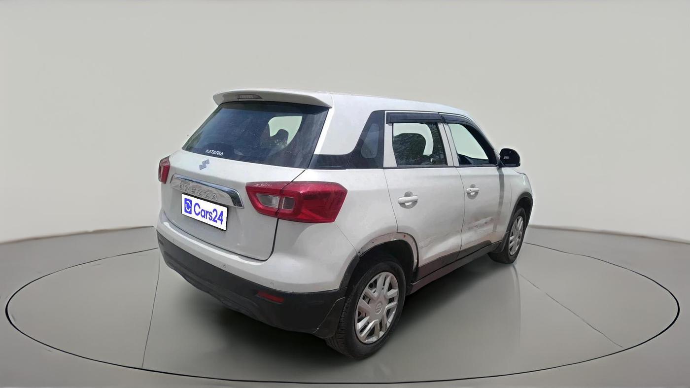 2021 Maruti Vitara Brezza LXI, Petrol, Manual, 1,26,646 km, exterior