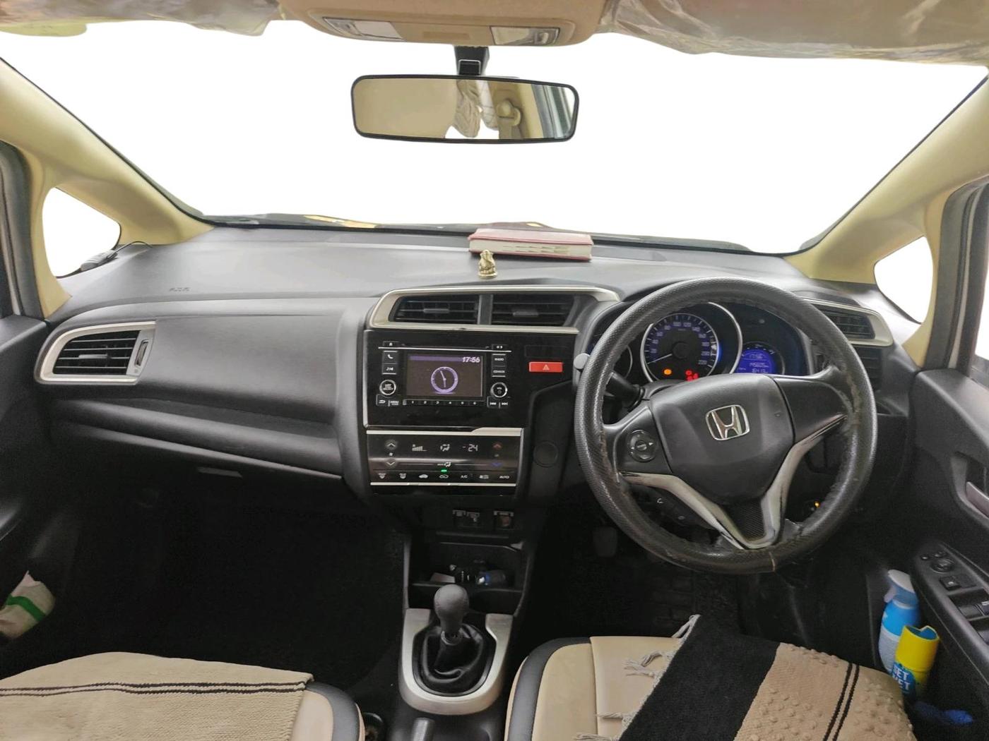 2016 Honda Jazz 1.2L I-VTEC V, CNG, Manual, 1,45,605 km, interior