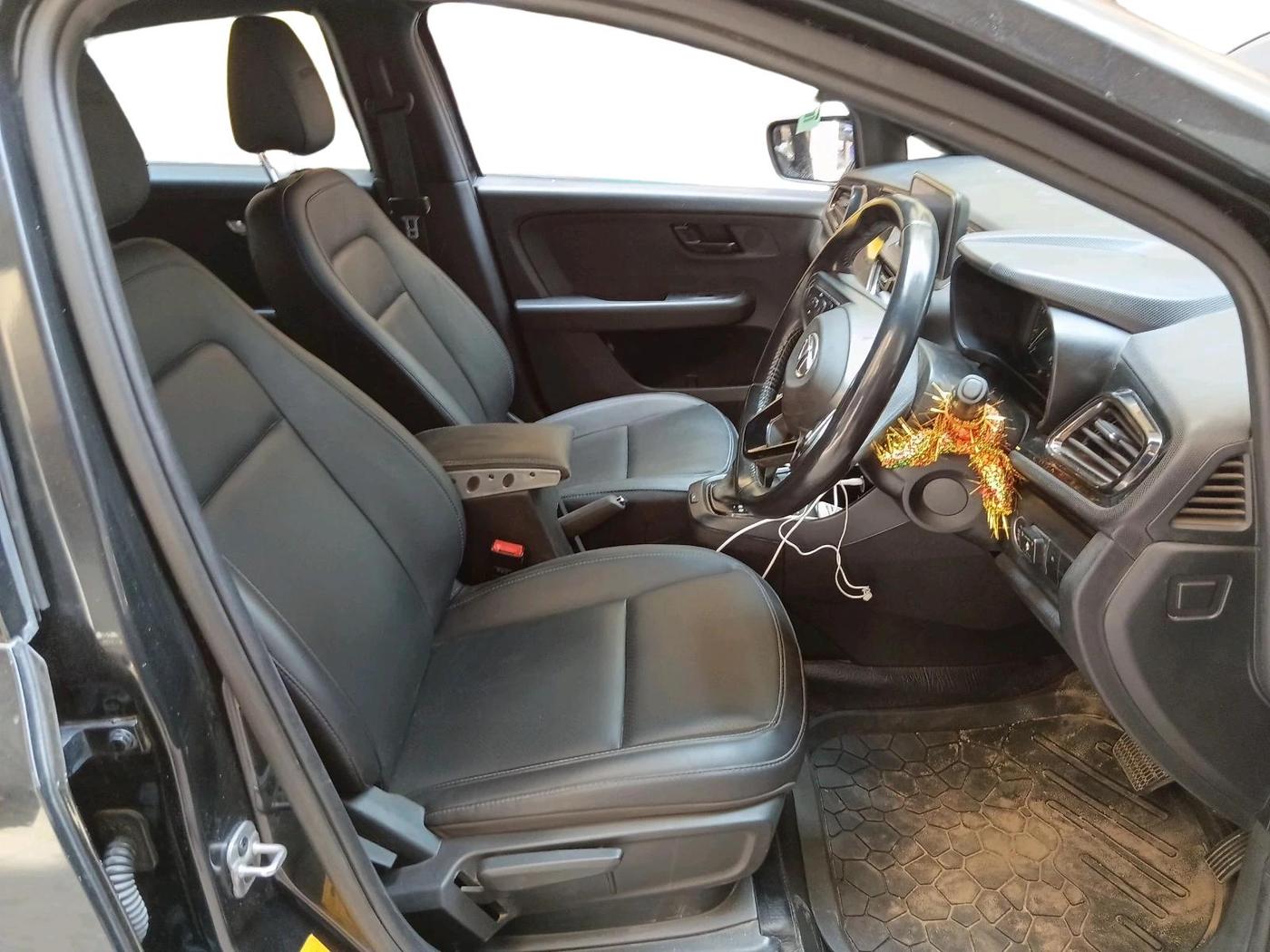 2023 Tata ALTROZ XTA DARK EDTION, CNG, Automatic, 67,266 km, interior