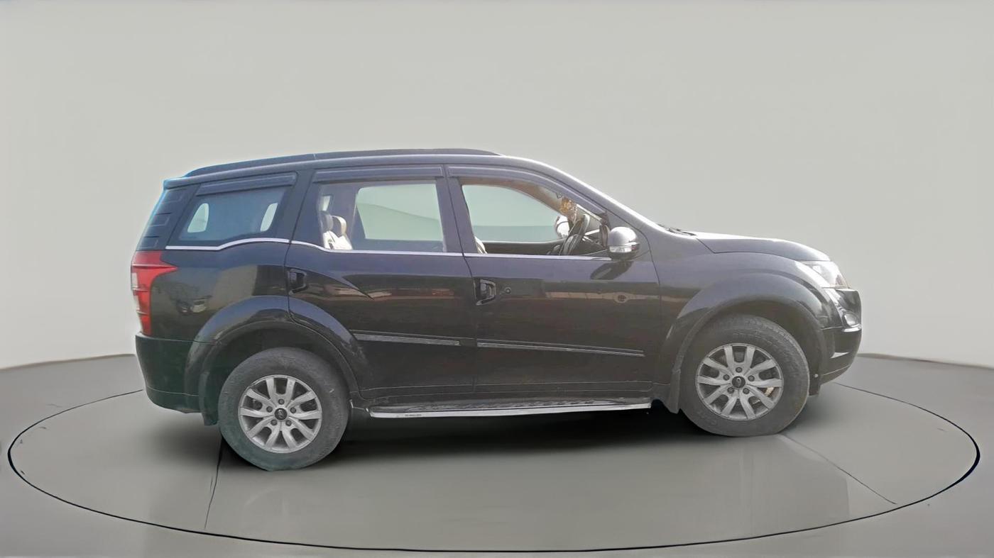 2015 Mahindra XUV500 W10, Diesel, Manual, 88,782 km, exterior