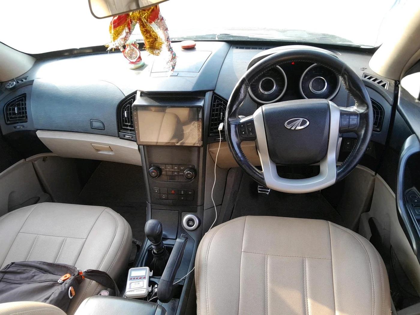 2015 Mahindra XUV500 W10, Diesel, Manual, 88,782 km, interior