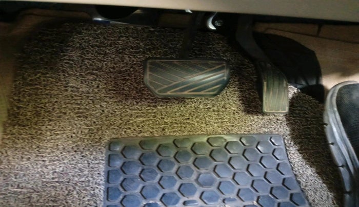 2019 Maruti Ciaz ALPHA  AT 1.5 SHVS PETROL, Petrol, Automatic, 71,589 km, interior