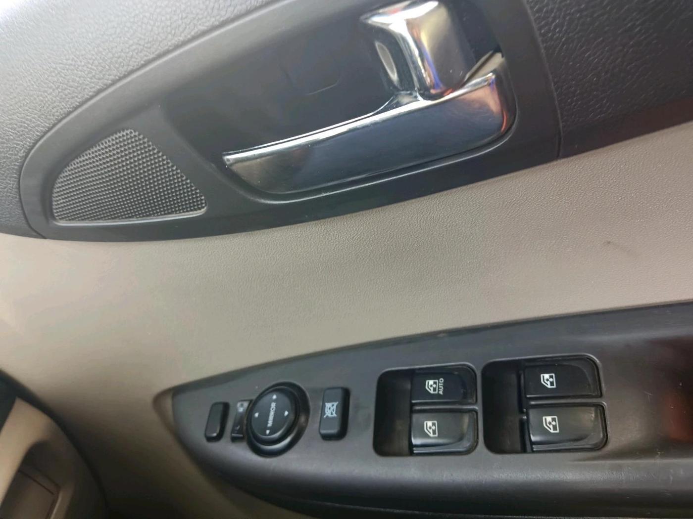 2012 Hyundai i20 MAGNA 1.2, Petrol, Manual, 1,32,841 km, interior