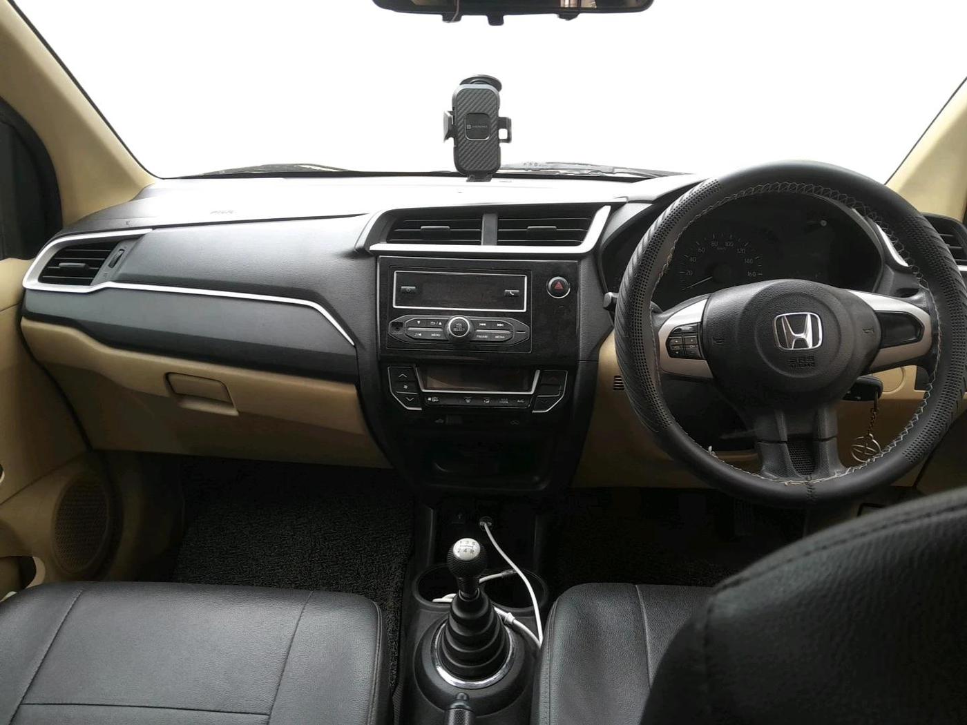 2017 Honda Amaze 1.2L I-VTEC S OPT, Petrol, Manual, 91,366 km, interior