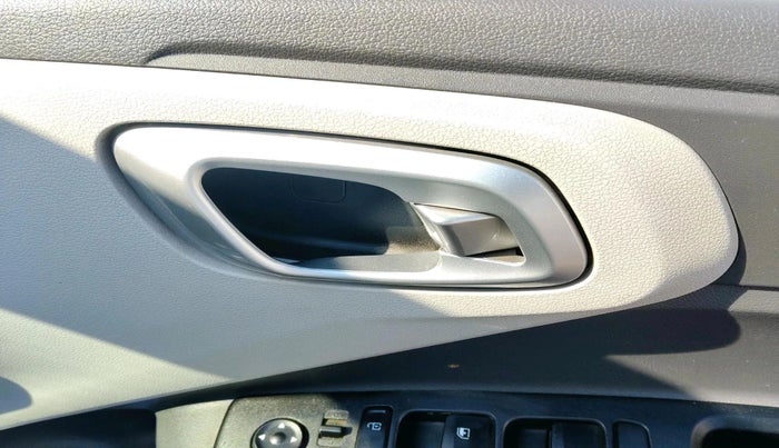 2023 Hyundai GRAND I10 NIOS SPORTZ 1.2 KAPPA VTVT CNG, CNG, Manual, 69,800 km, interior