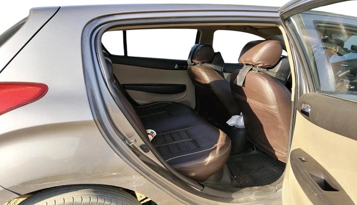 2013 Hyundai i20 MAGNA (O) 1.4 CRDI, Diesel, Manual, 1,20,727 km, interior