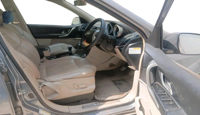 2015 Mahindra XUV500 W10, Diesel, Manual, 86,170 km, interior