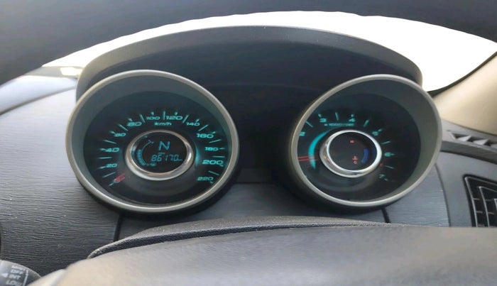 2015 Mahindra XUV500 W10, Diesel, Manual, 86,170 km, interior