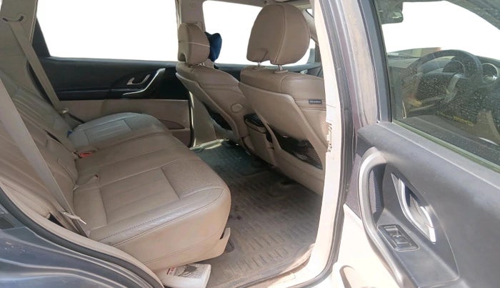 2015 Mahindra XUV500 W10, Diesel, Manual, 86,170 km, interior