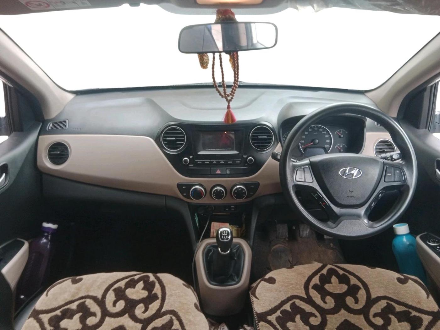 2017 Hyundai Grand i10 SPORTZ 1.2 KAPPA VTVT, Petrol, Manual, 69,300 km, interior