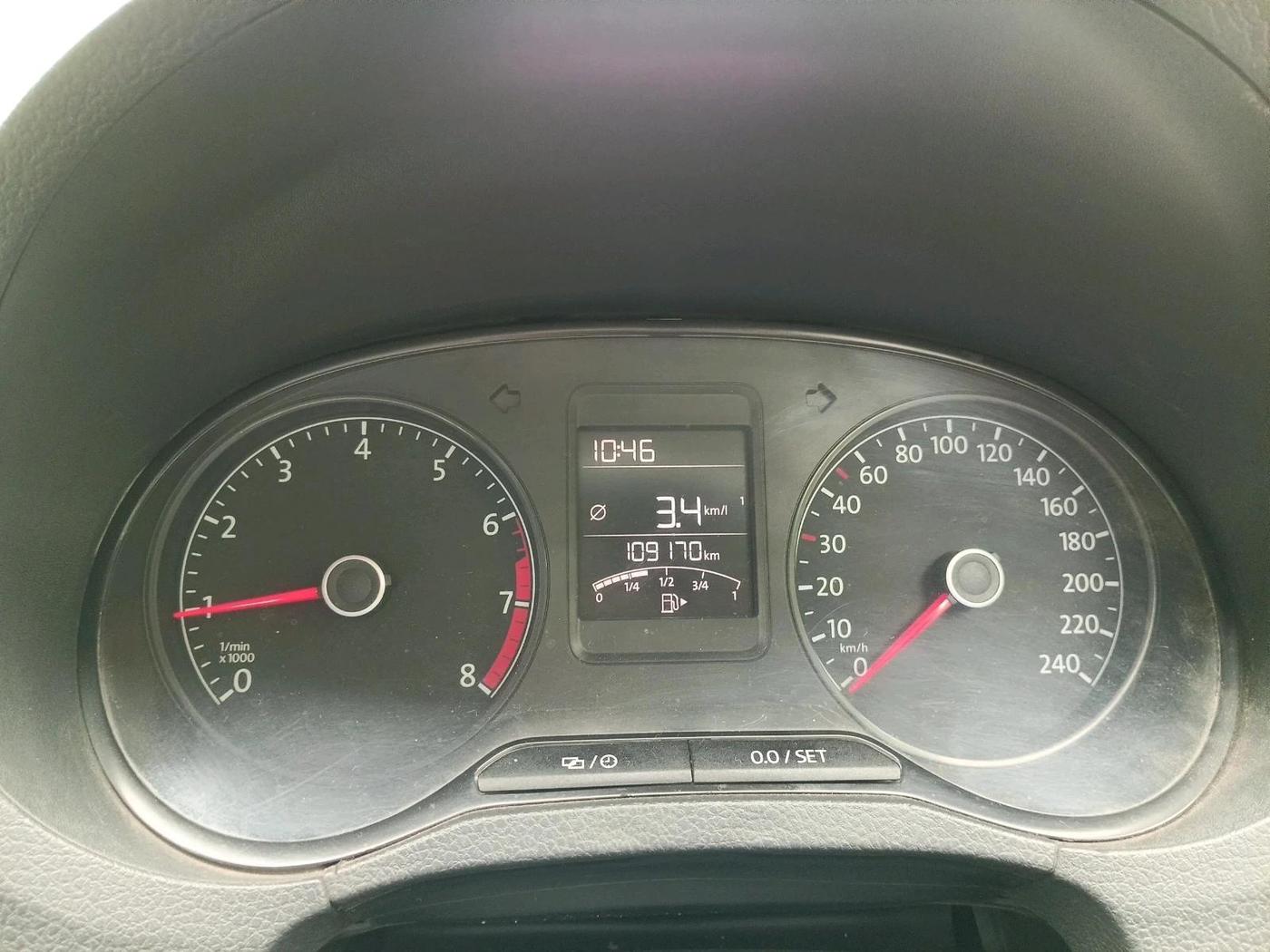 2017 Volkswagen Ameo COMFORTLINE 1.2L, Petrol, Manual, 1,09,170 km, interior