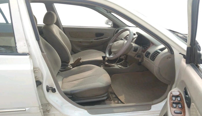 2011 Hyundai Accent GLE, CNG, Manual, 84,849 km, interior