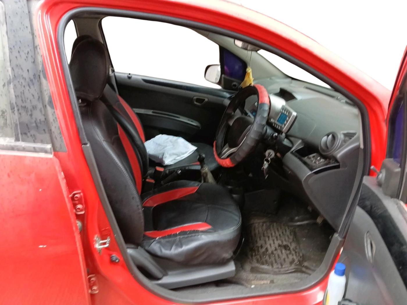 2011 Chevrolet Beat LT PETROL, CNG, Manual, 1,56,042 km, interior