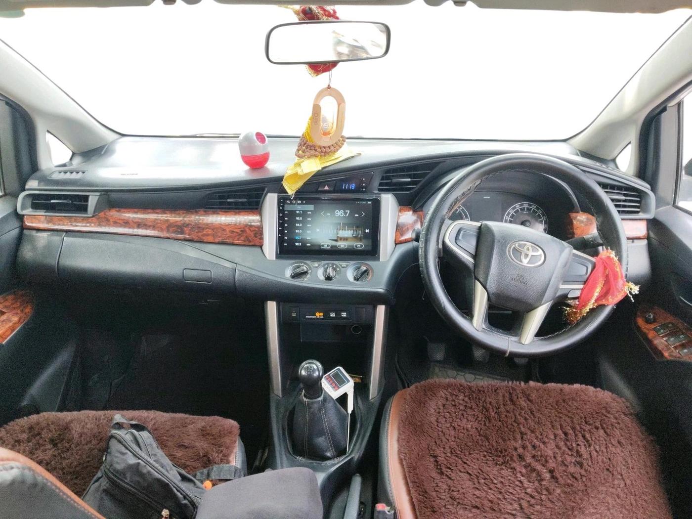 2017 Toyota Innova Crysta 2.4 GX 7 STR, Diesel, Manual, 1,76,907 km, interior
