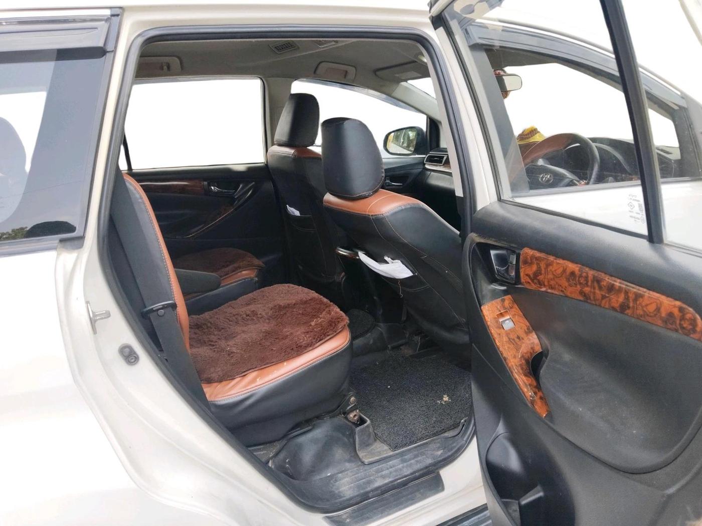 2017 Toyota Innova Crysta 2.4 GX 7 STR, Diesel, Manual, 1,76,907 km, interior