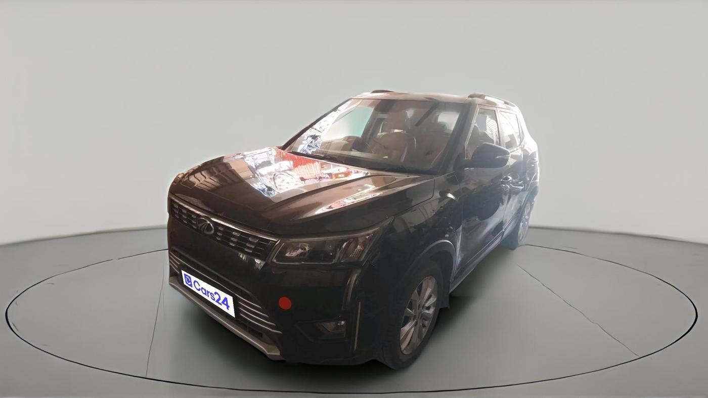 2021 Mahindra XUV300 W8 1.5 DIESEL, Diesel, Manual, 1,00,462 km, exterior