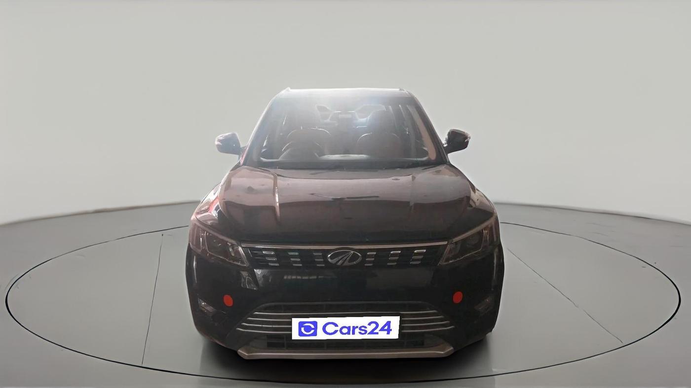 2021 Mahindra XUV300 W8 1.5 DIESEL, Diesel, Manual, 1,00,462 km, exterior