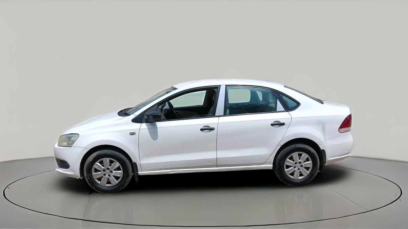 2011 Volkswagen Vento TRENDLINE 1.6, Petrol, Manual, 72,711 km, exterior