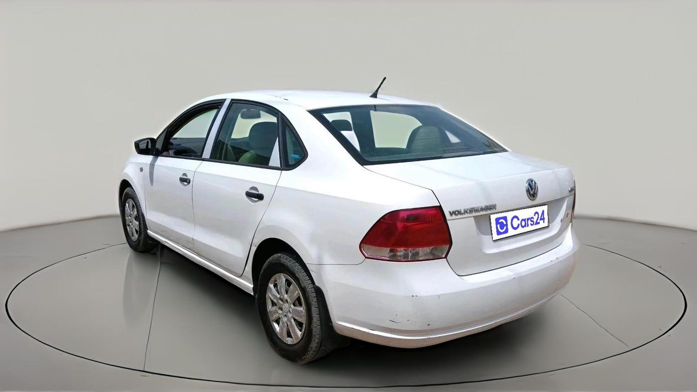 2011 Volkswagen Vento TRENDLINE 1.6, Petrol, Manual, 72,711 km, exterior