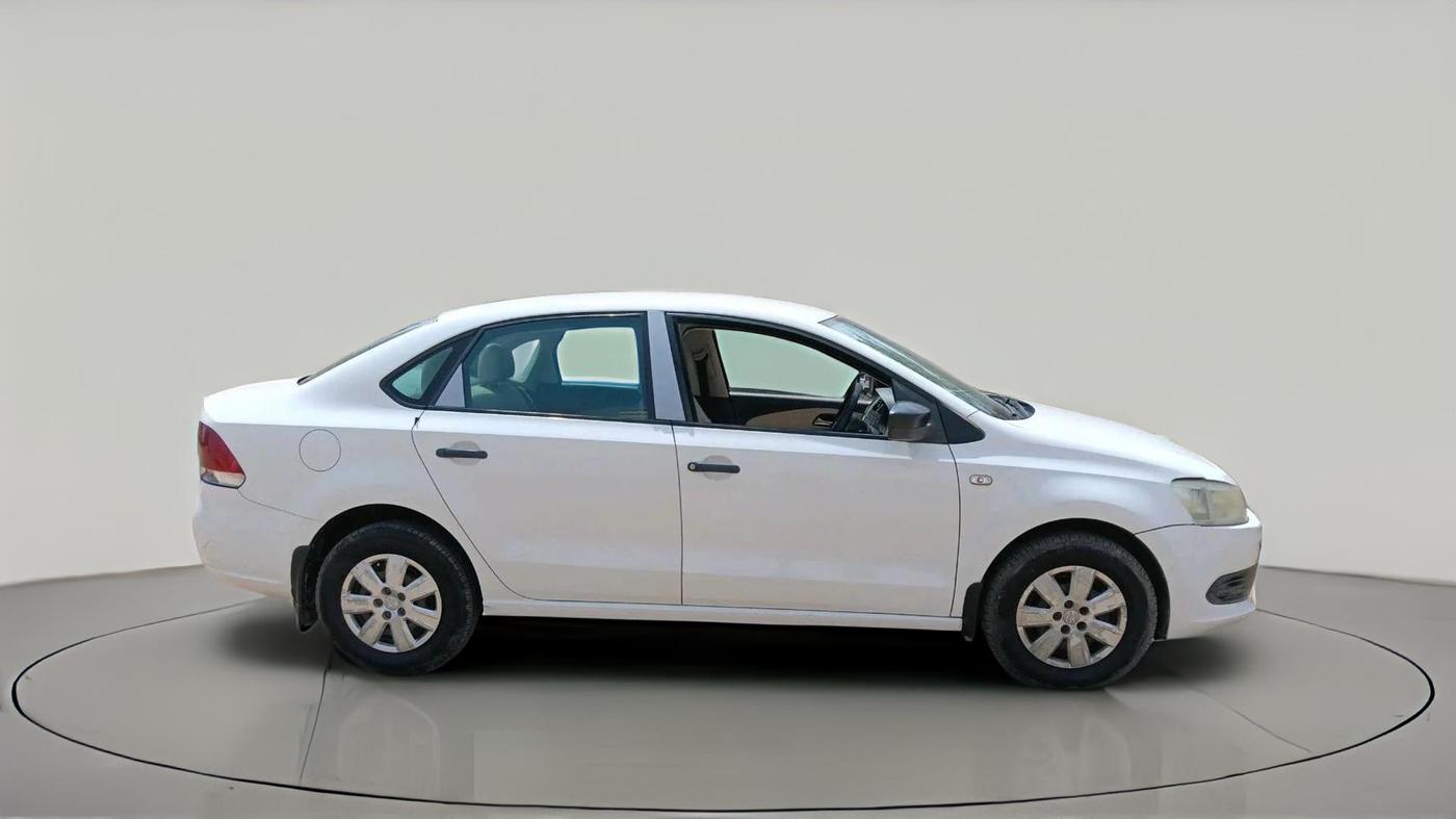 2011 Volkswagen Vento TRENDLINE 1.6, Petrol, Manual, 72,711 km, exterior