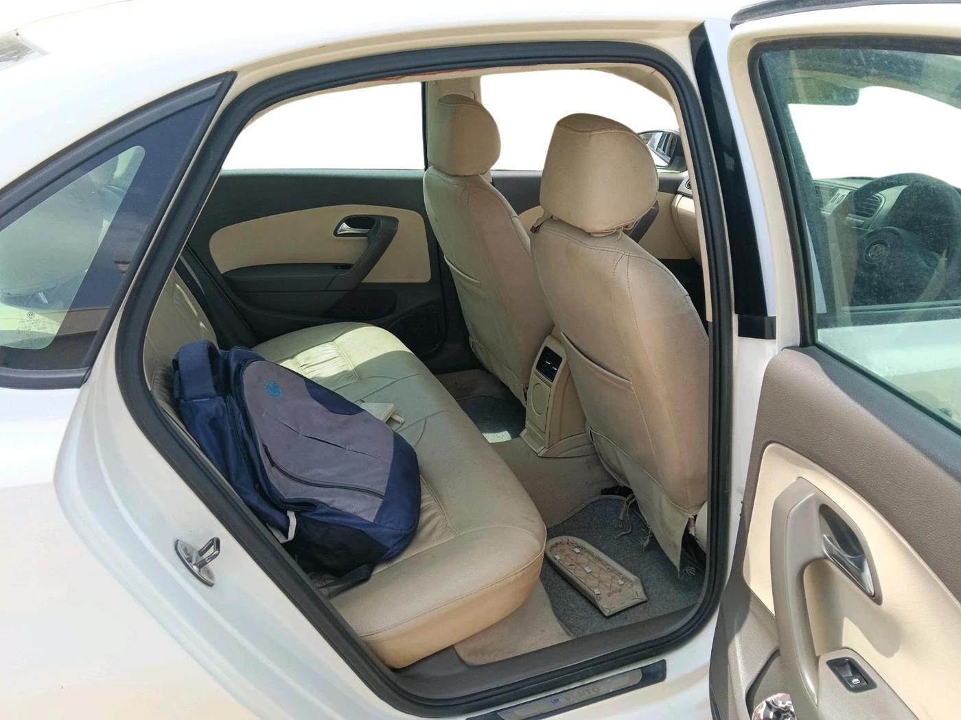2011 Volkswagen Vento TRENDLINE 1.6, Petrol, Manual, 72,711 km, interior