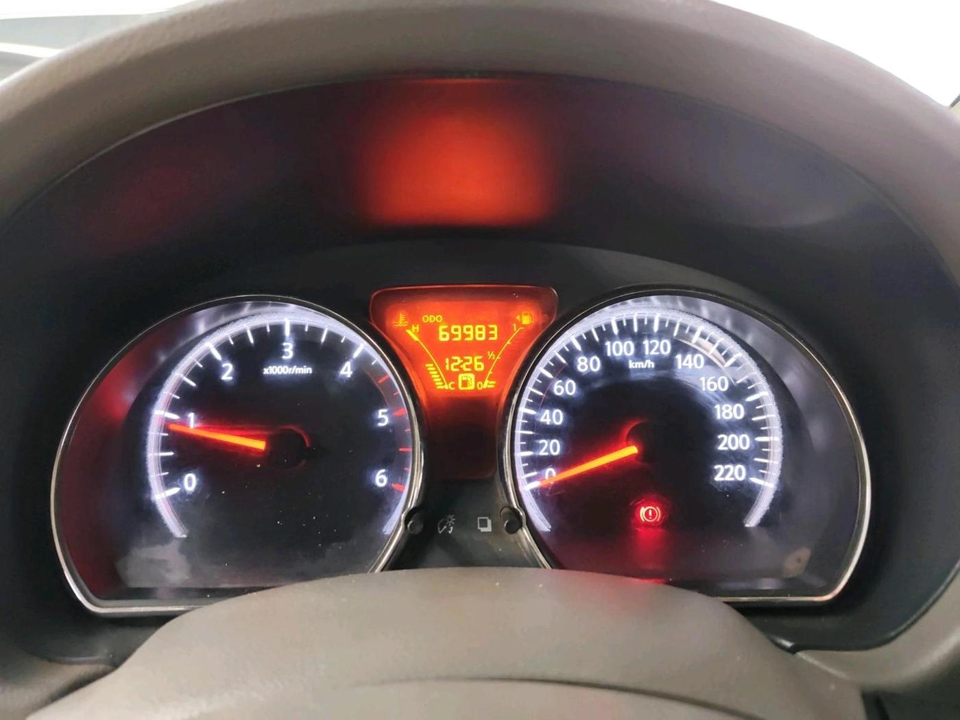 2014 Nissan Sunny XV DIESEL, Diesel, Manual, 69,983 km, interior