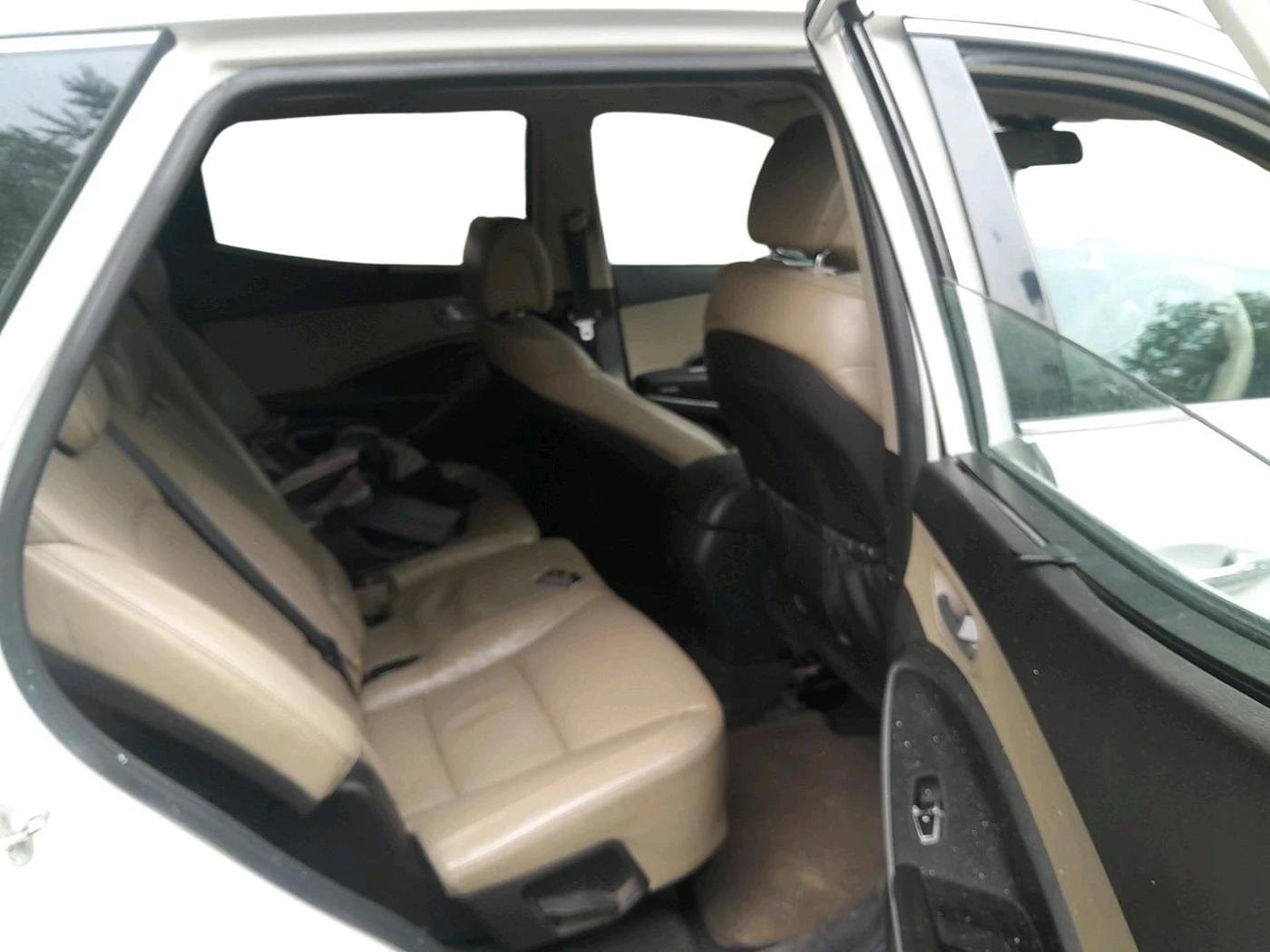 2016 Hyundai Santa Fe 2 WD AT, Diesel, Automatic, 1,04,081 km, interior