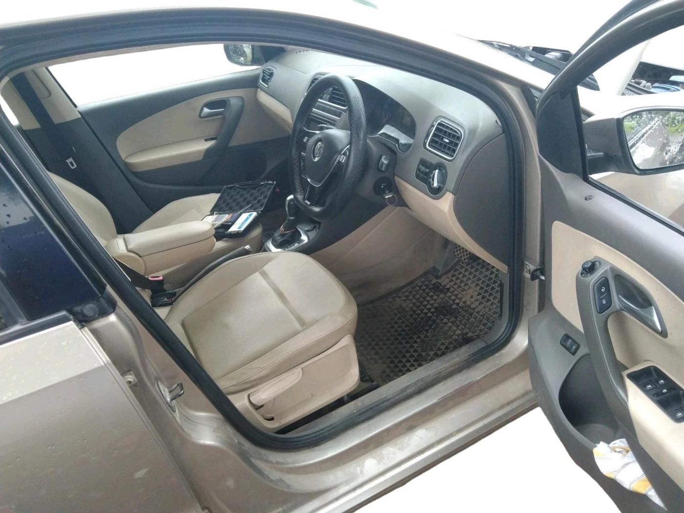 2016 Volkswagen Vento HIGHLINE PETROL AT, Petrol, Automatic, 77,334 km, interior