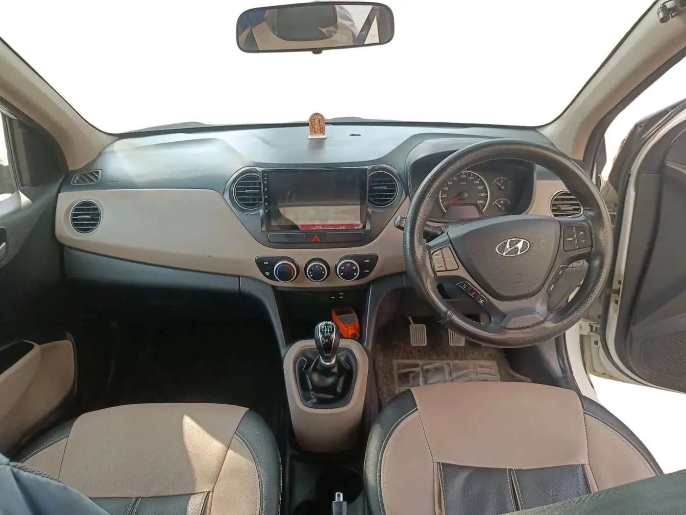 2018 Hyundai Grand i10 SPORTZ U2 1.2 CRDI, Diesel, Manual, 87,000 km, interior