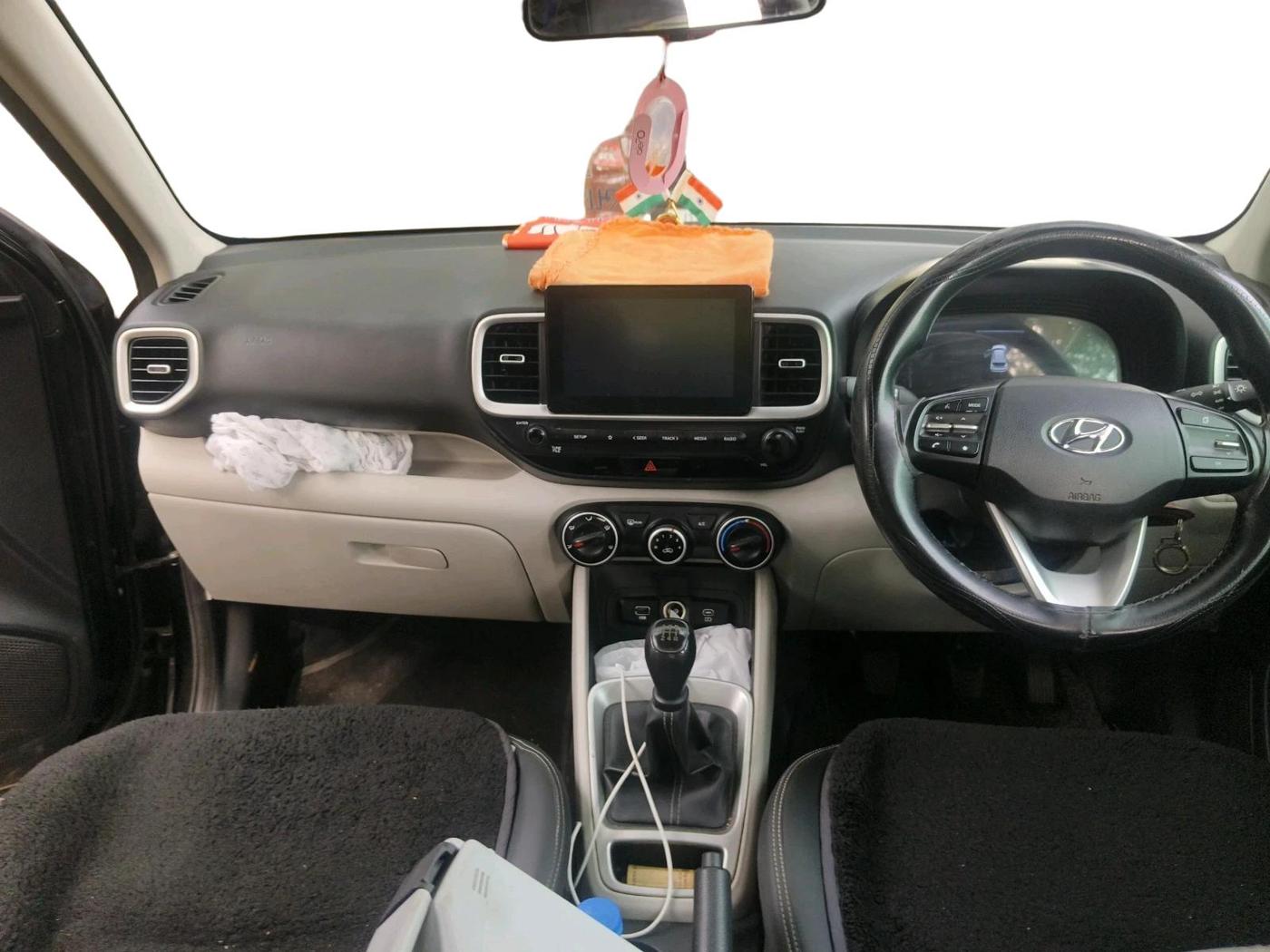 2022 Hyundai VENUE S 1.2, Petrol, Manual, 75,001 km, interior