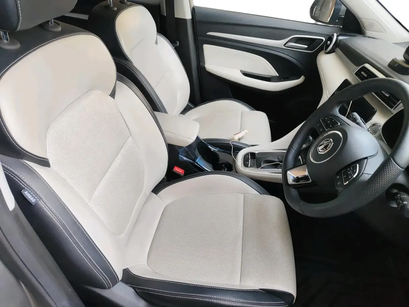 2024 MG ASTOR Sharp Pro 1.5 CVT (Ivory), Petrol, Automatic, 4,350 km, interior
