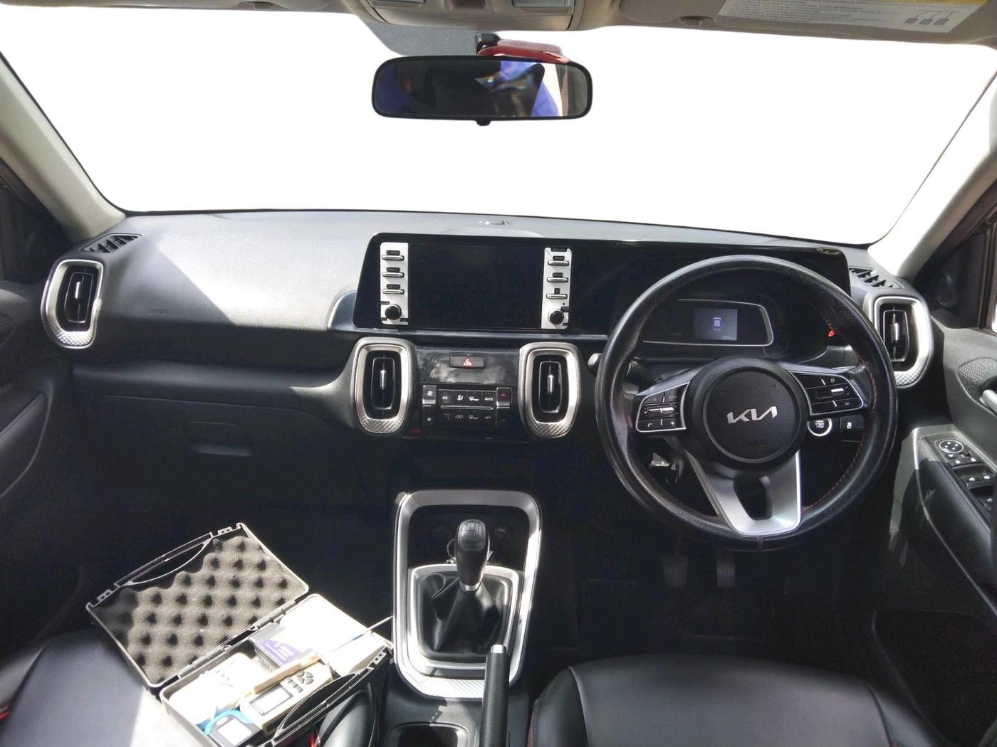 2023 KIA SONET HTK PLUS 1.0 IMT, Petrol, Manual, 33,283 km, interior