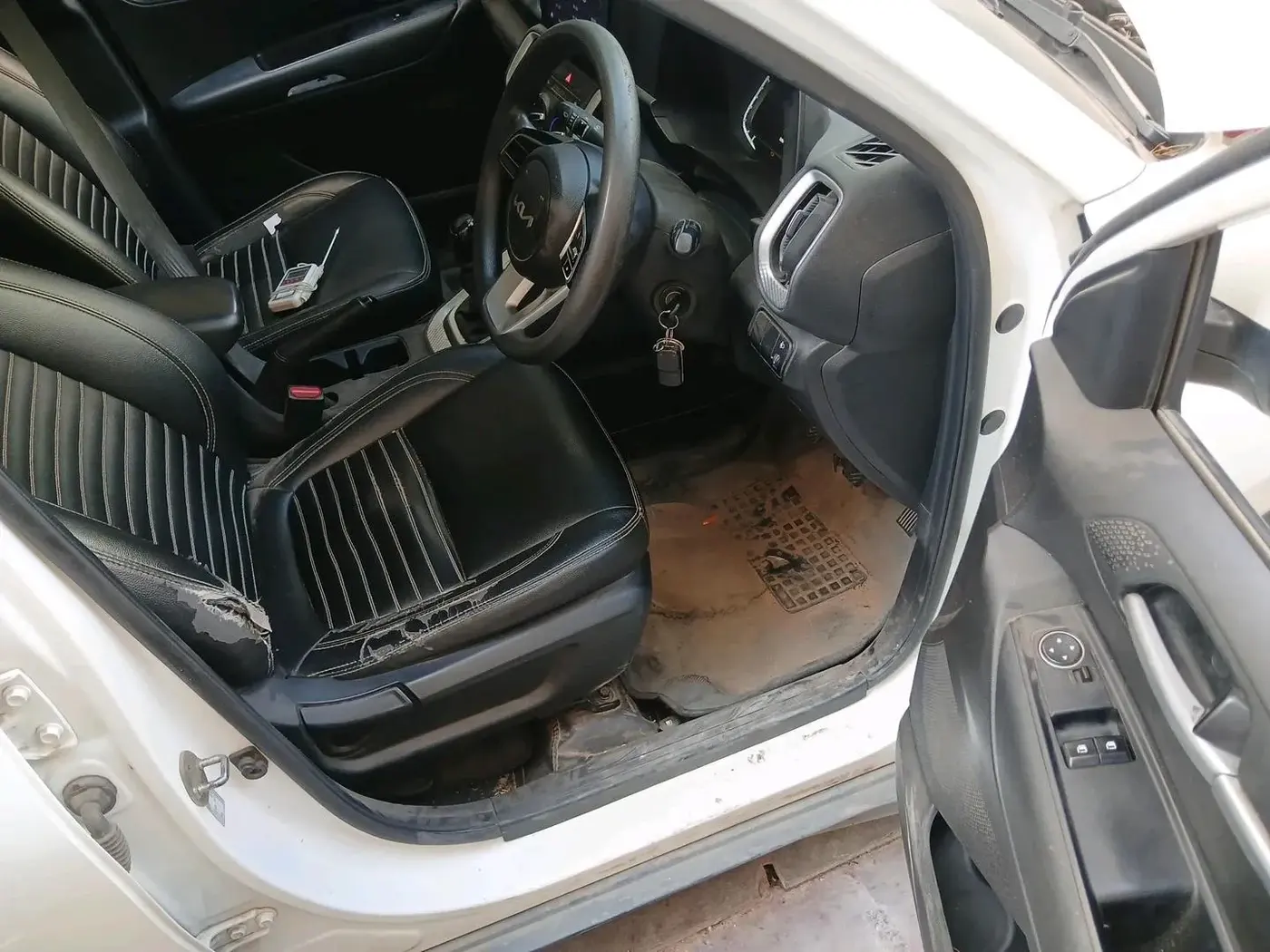 2021 KIA SONET HTE 1.2, CNG, Manual, 1,07,639 km, interior