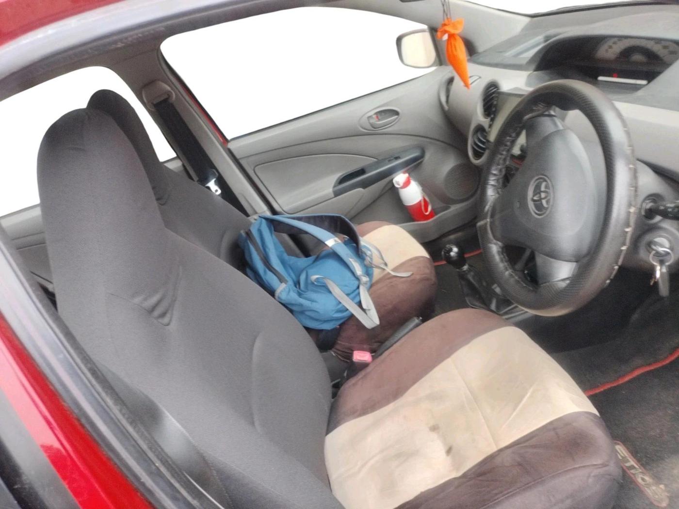 2011 Toyota Etios G, CNG, Manual, 1,36,929 km, interior