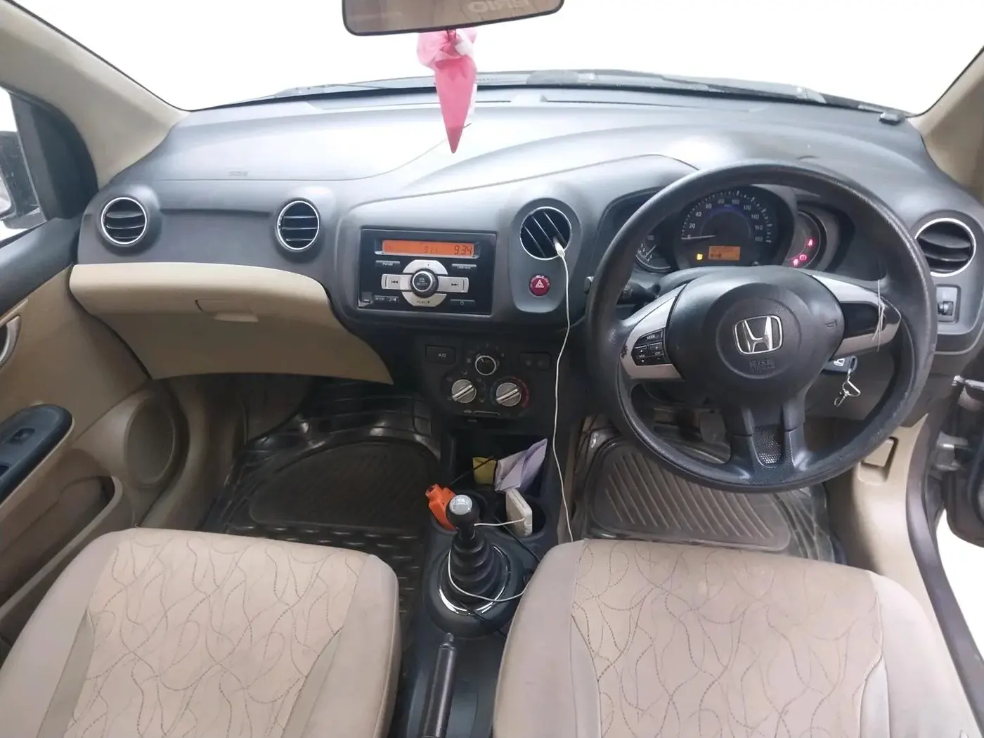 2015 Honda Brio VX MT, Petrol, Manual, 1,25,321 km, interior