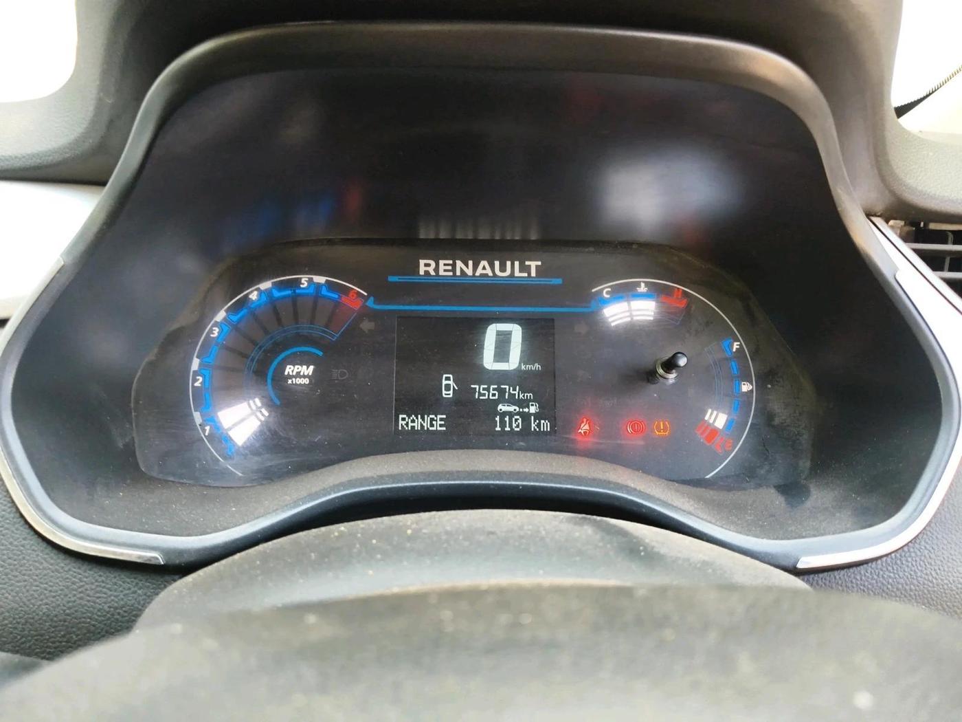 2023 Renault TRIBER RXZ, Petrol, Manual, 75,674 km, interior