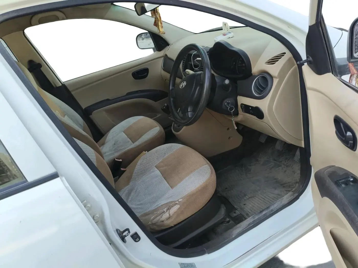 2010 Hyundai i10 ERA 1.1, CNG, Manual, 1,12,787 km, interior