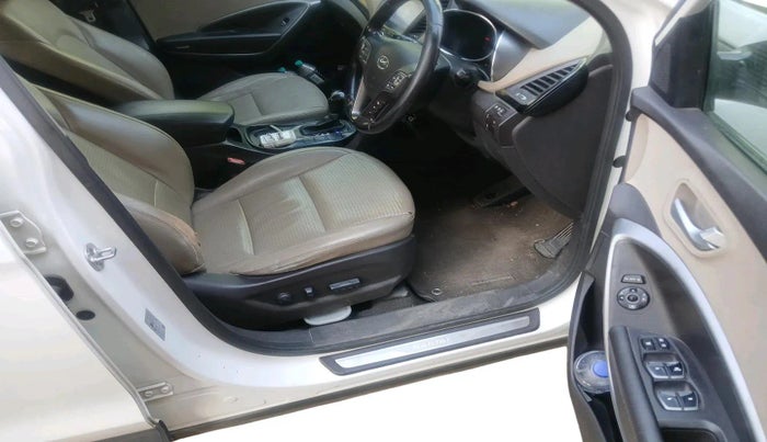 2015 Hyundai Santa Fe 2 WD AT, Diesel, Automatic, 1,12,793 km, interior