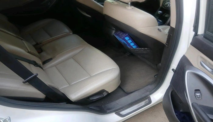 2015 Hyundai Santa Fe 2 WD AT, Diesel, Automatic, 1,12,793 km, interior