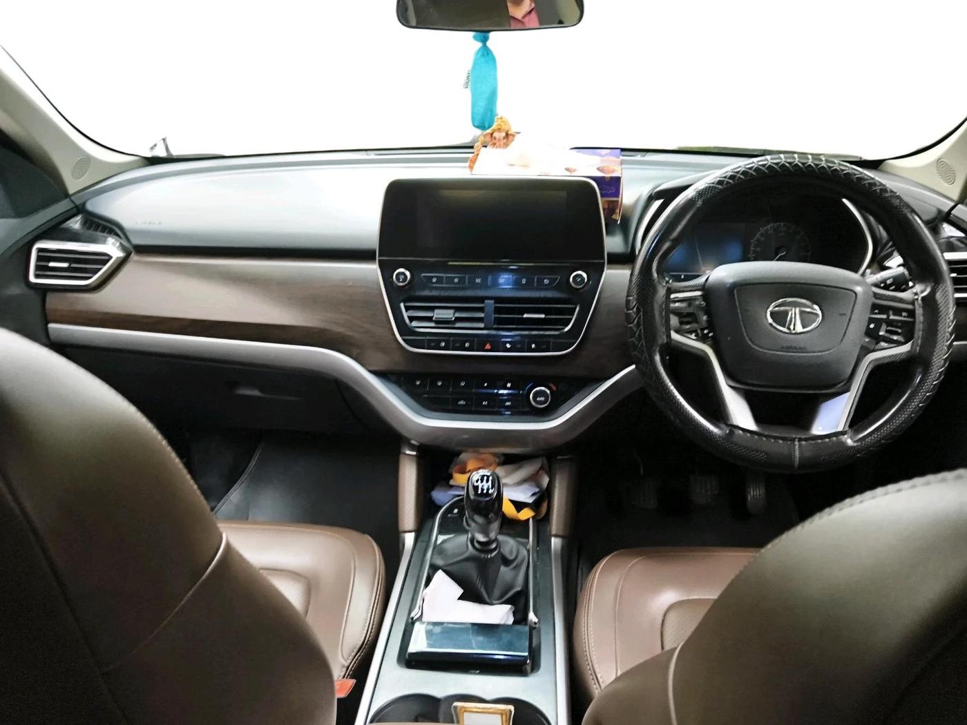 2019 Tata Harrier XZ 2.0L, Diesel, Manual, 1,32,885 km, interior