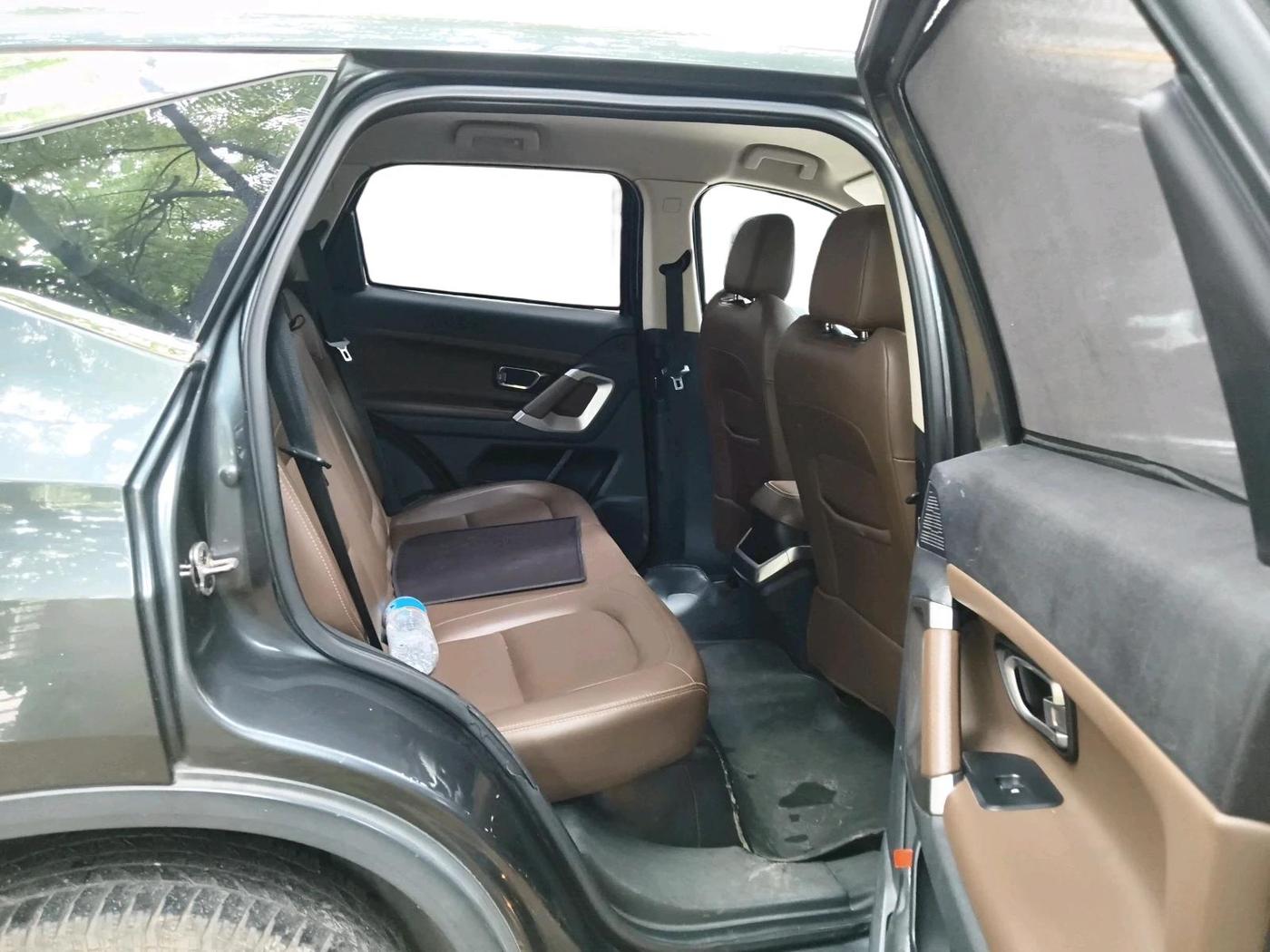 2019 Tata Harrier XZ 2.0L, Diesel, Manual, 1,32,885 km, interior