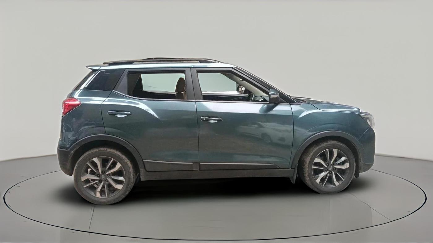 2021 Mahindra XUV300 W8 (O) 1.5 DIESEL AMT, Diesel, Automatic, 94,153 km, exterior