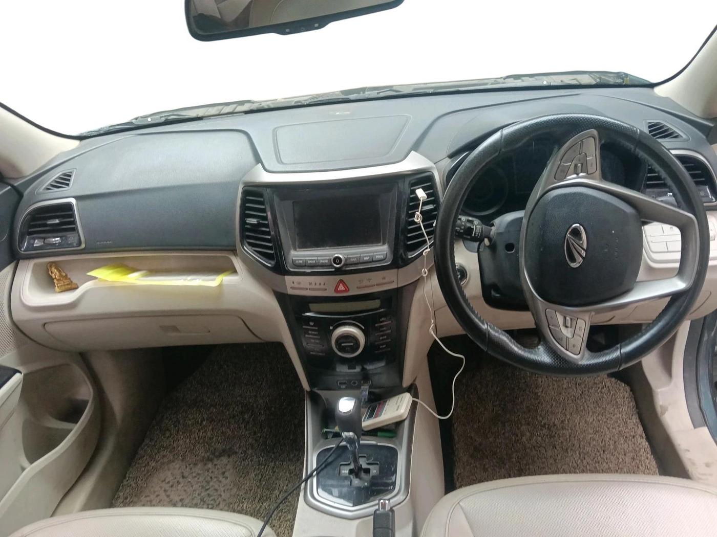 2021 Mahindra XUV300 W8 (O) 1.5 DIESEL AMT, Diesel, Automatic, 94,153 km, interior
